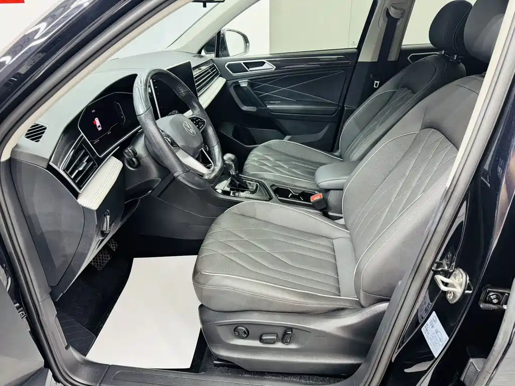 Tiguan L 2023 280TSI automatic two-wheel drive Chaochuang limited edition купить на сайте DeffCars