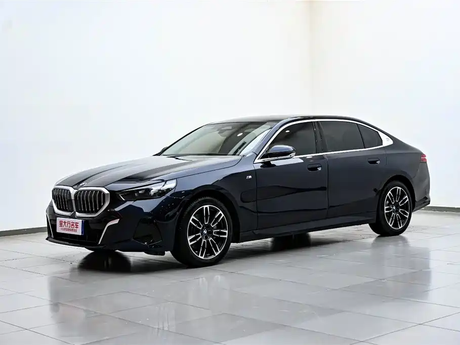 BMW 5 Series 2024 530Li Leading M Sports Package купить на сайте DeffCars