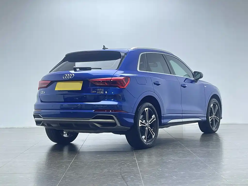Audi Q3 2021 45 TFSI quattro fashionable and dynamic купить на сайте DeffCars