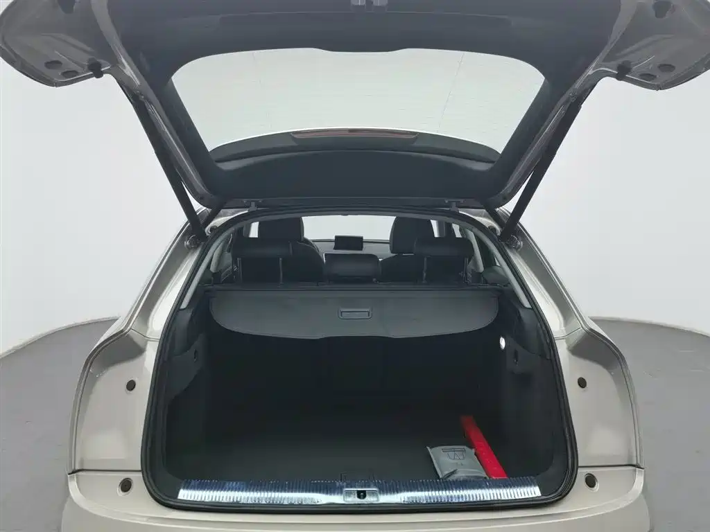 Audi Q3 2018 30th Anniversary Model 30 TFSI Fashion Model купить на сайте DeffCars