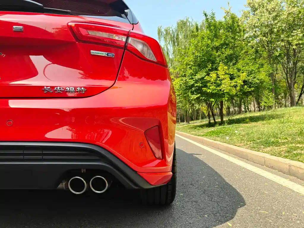 Focus 2020 Hatchback EcoBoost 180 Automatic ST Line купить на сайте DeffCars
