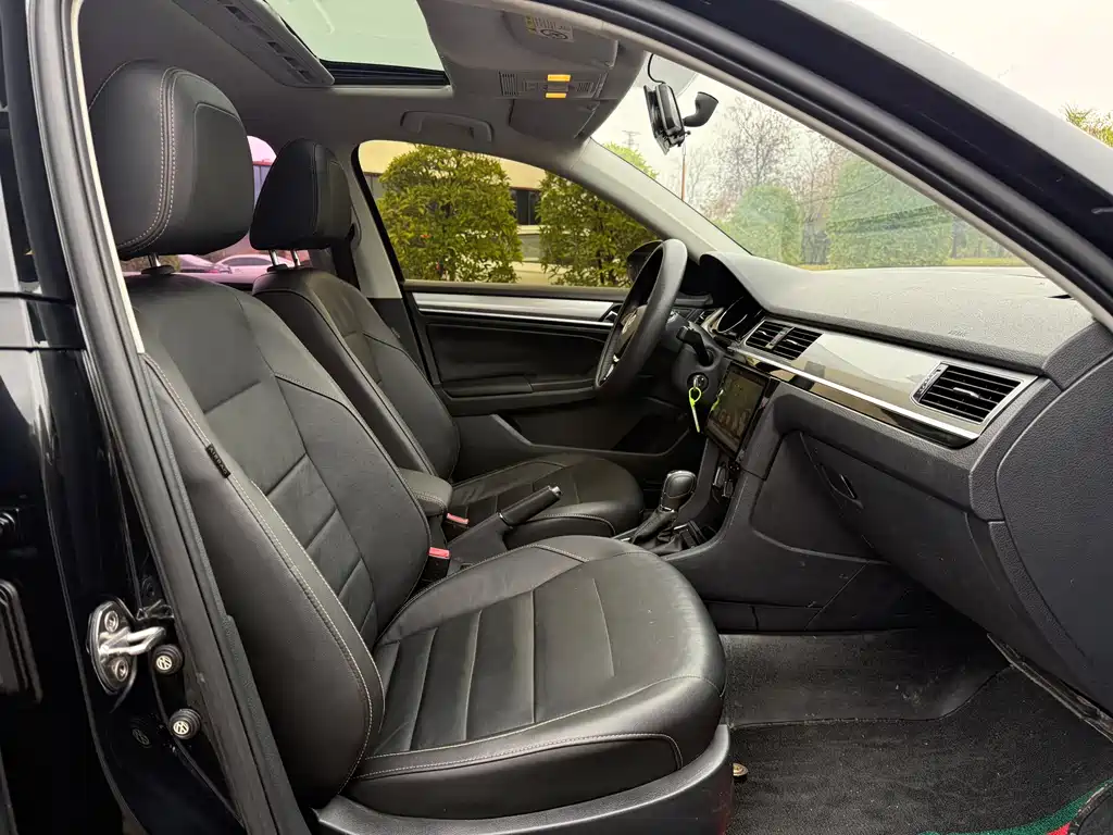 Bora 2018 1.5L automatic comfort model купить на сайте DeffCars