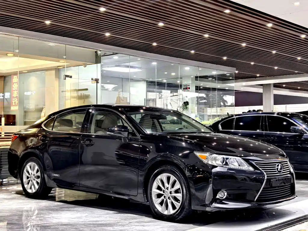 Lexus ES 2014 300h Comfort Edition купить на сайте DeffCars