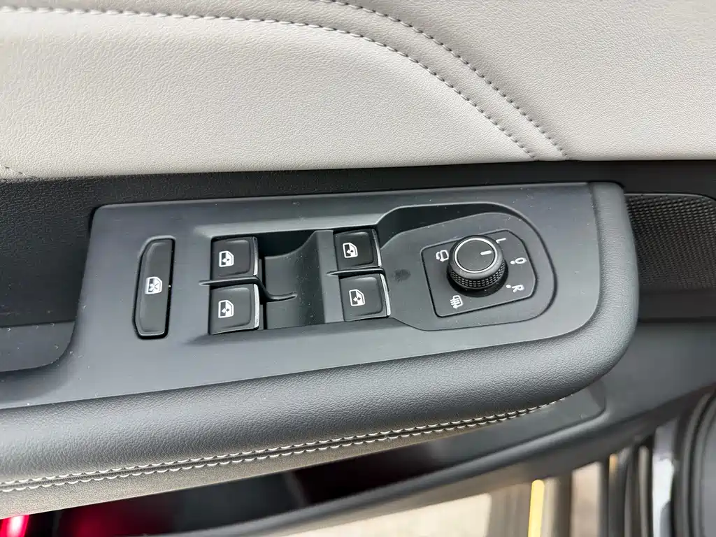 Lanxun 2023 380TSI four-wheel drive R-Line cruise version купить на сайте DeffCars