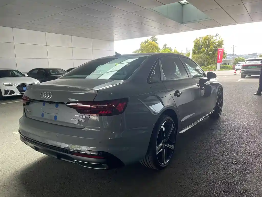 Audi A4L 2025 model 2 million Yuexiang version 40 TFSI luxury and dynamic model купить на сайте DeffCars