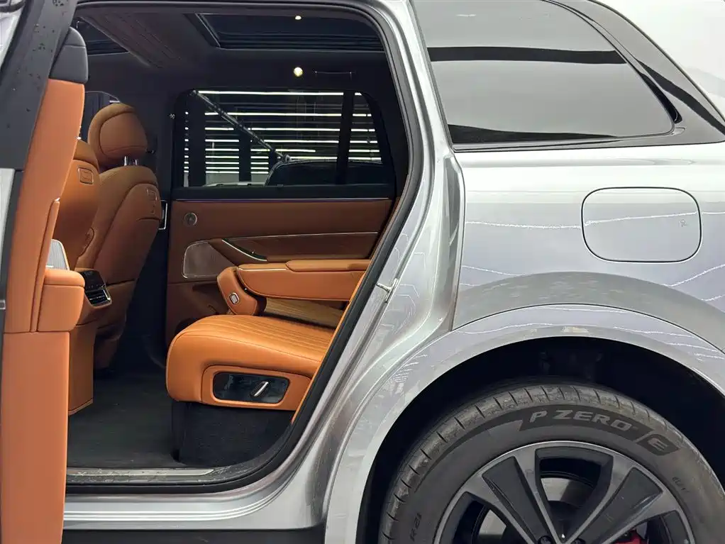 Wenjie M8 2025 extended range Ultra version 53.4kWh 5-seater version купить на сайте DeffCars