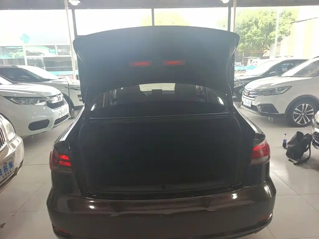 Audi A3 2016 Limousine 35 TFSI Enterprising купить на сайте DeffCars