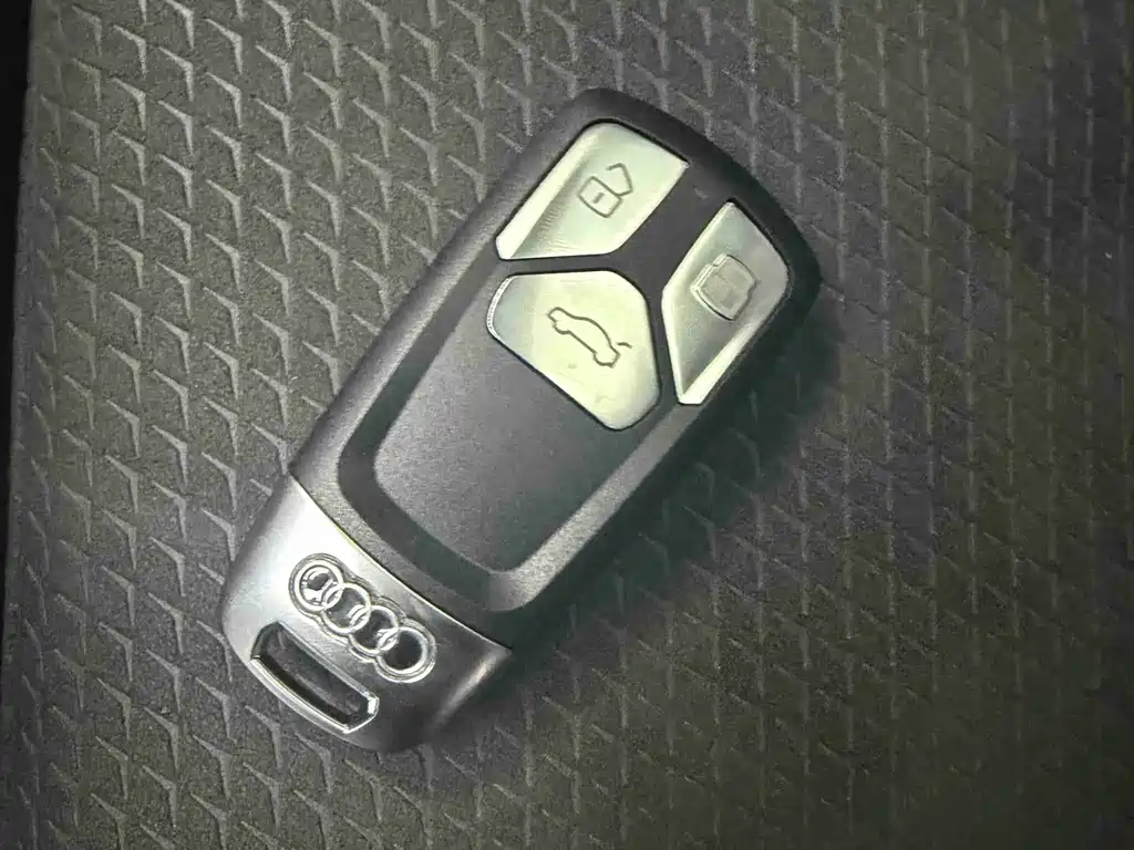 Audi Q5L Sportback 2021 40 TFSI luxury model купить на сайте DeffCars