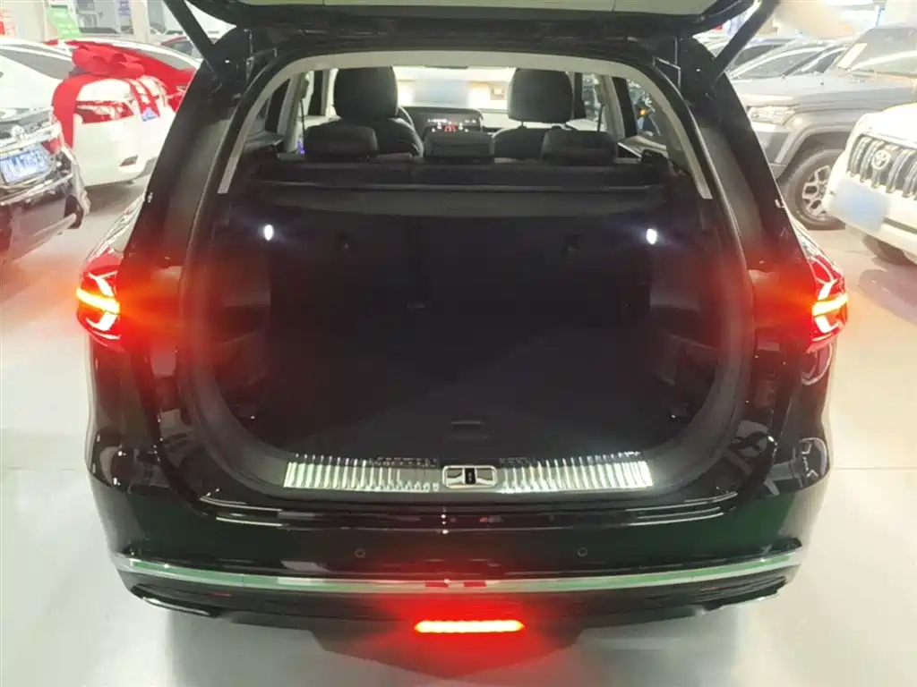 Hongqi HS5 2022 facelift 2.0T Zhilian Flagship Edition купить на сайте DeffCars