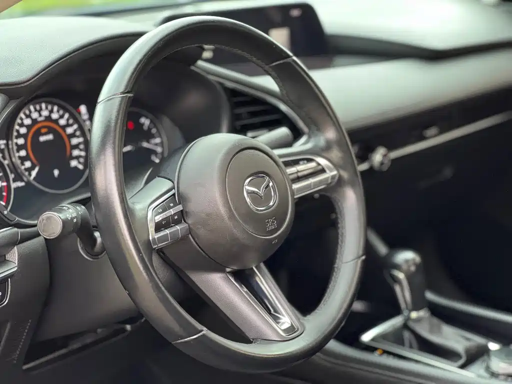 Mazda3 Angkesela 2021 2.0L Automatic Premium Edition купить на сайте DeffCars