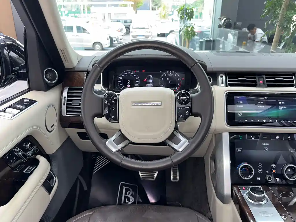 Range Rover 2021 3.0 L6 Legend Extended Classic Edition купить на сайте DeffCars