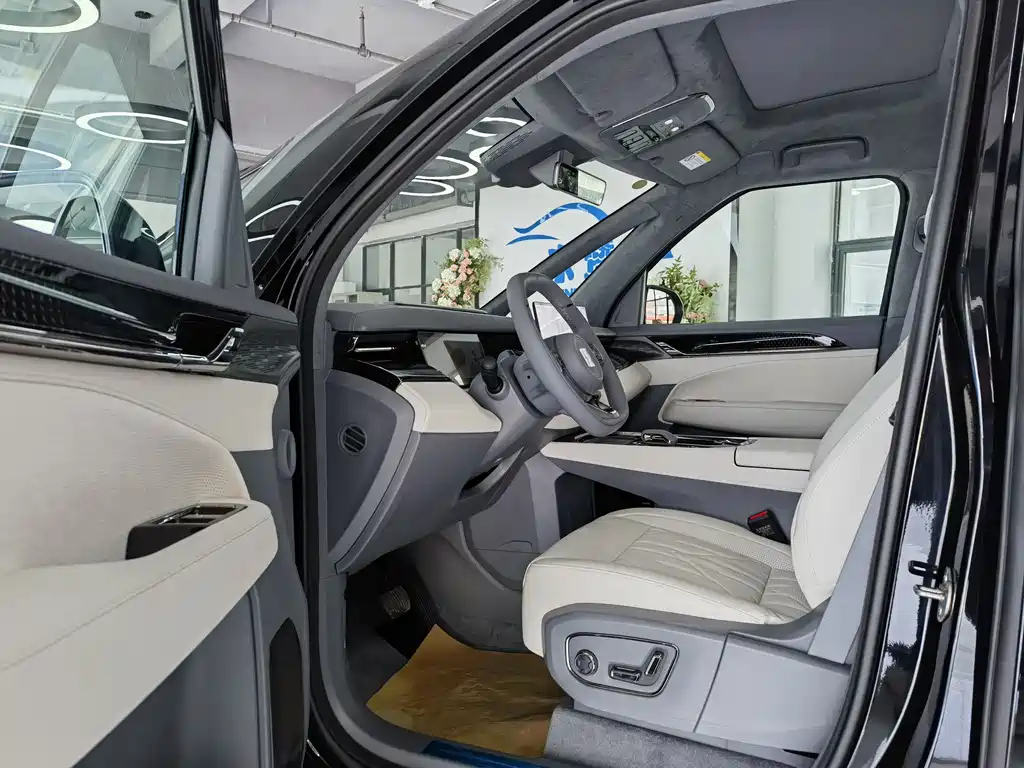 Jikrypton 009 2024 seven-seat aisle version four-wheel drive 108kWh купить на сайте DeffCars