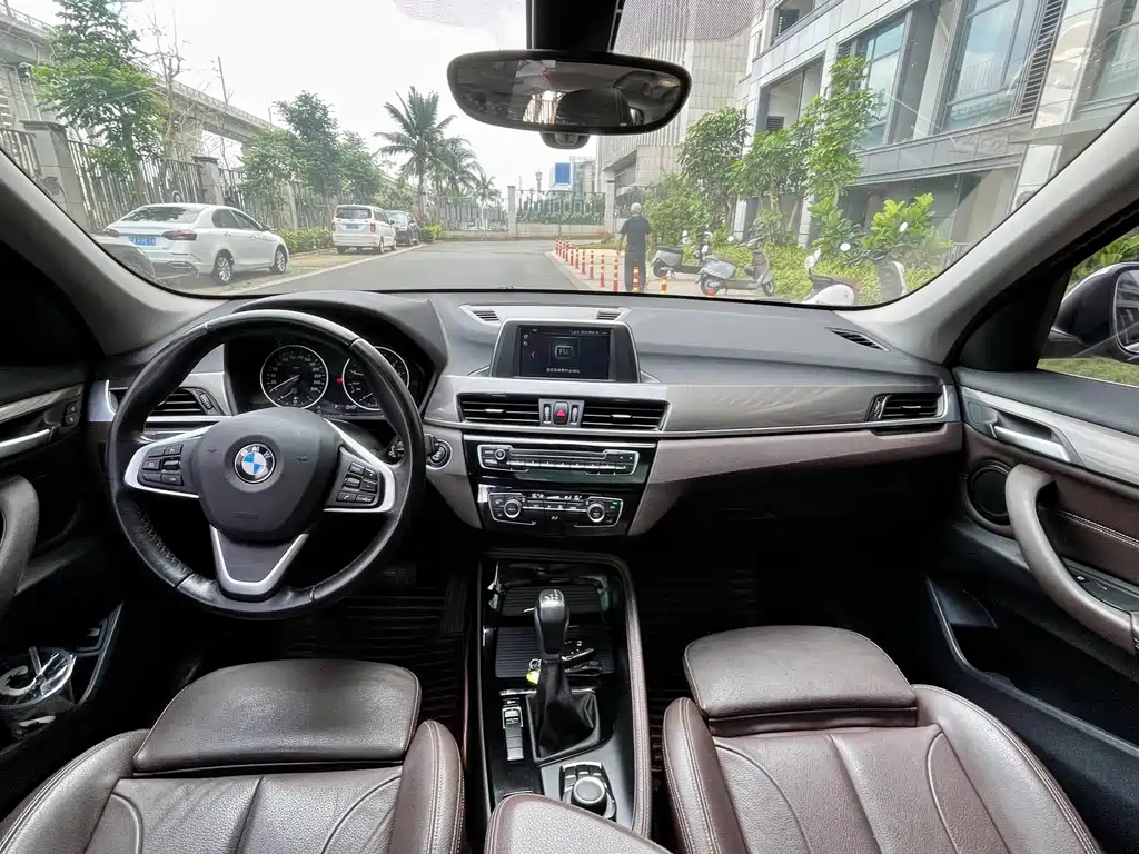 BMW X1 2018 sDrive18Li Exclusive Model купить на сайте DeffCars