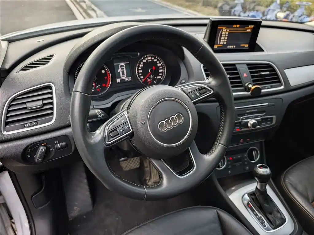 Audi Q3 2018 30th Anniversary Model 30 TFSI Fashion Model купить на сайте DeffCars