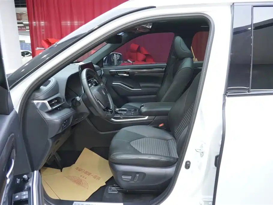 Crown Lufang 2022 2.5L HEV four-wheel drive premium version купить на сайте DeffCars