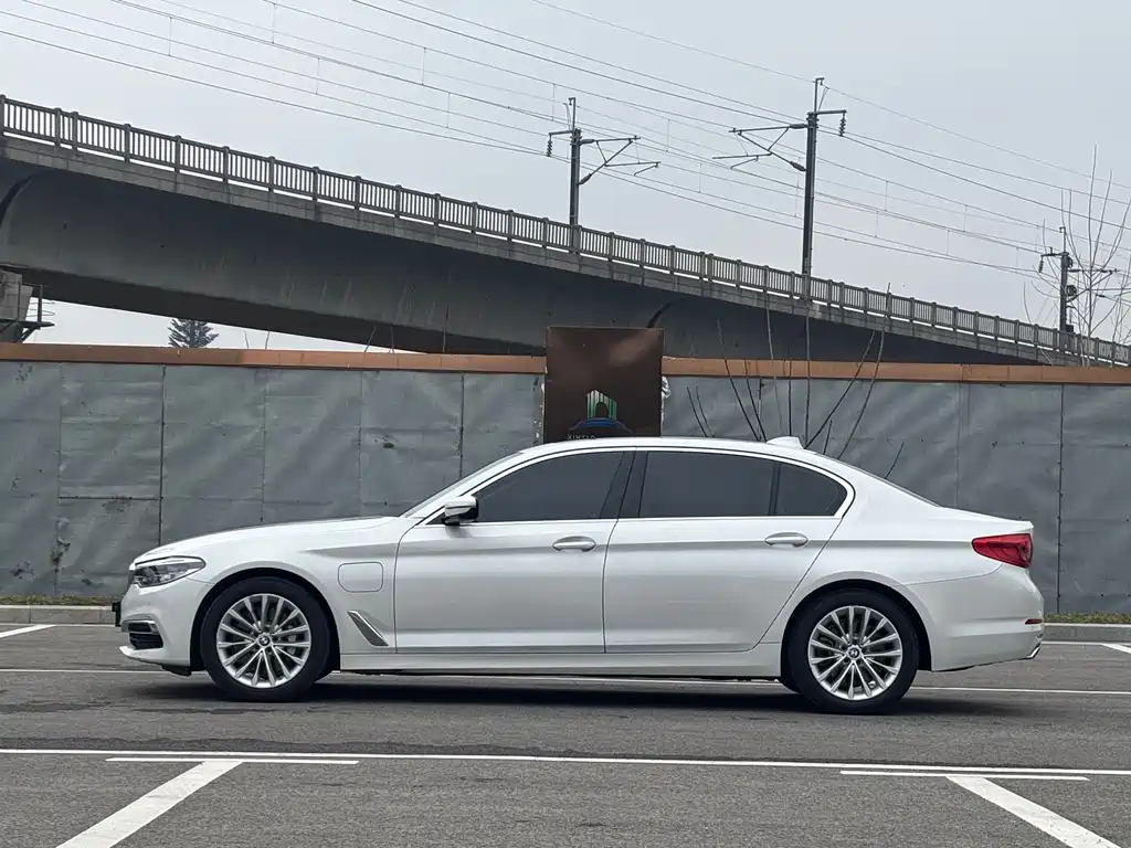 BMW 5 Series New Energy 2020 Mileage Upgraded Version 530Le Luxury Package купить на сайте DeffCars