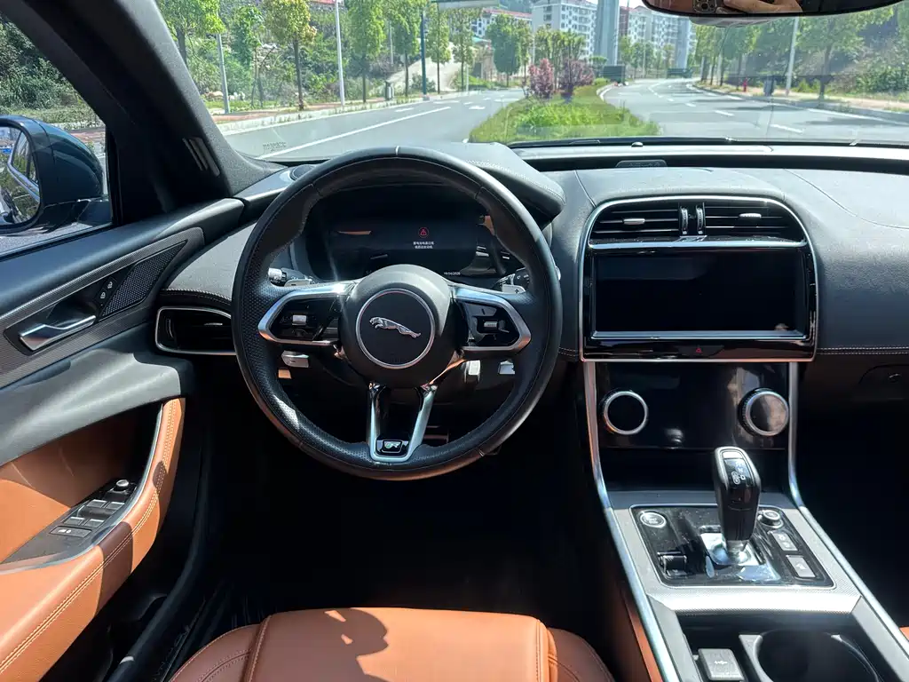 Jaguar XEL 2023 2.0T 250PS R-DYNAMIC S Advanced Sports Edition купить на сайте DeffCars
