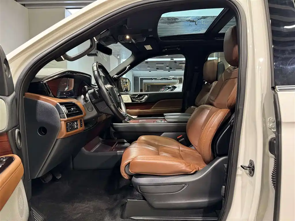 Navigator 2022 3.5T Honor Edition купить на сайте DeffCars