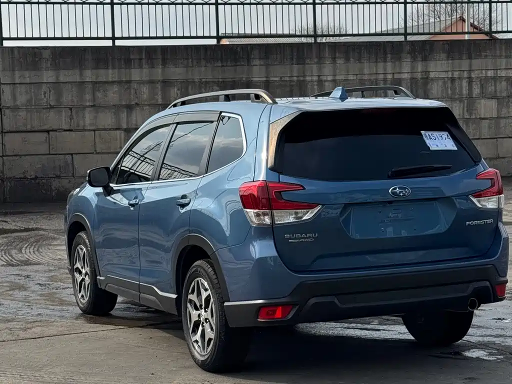 Forester 2022 2.0i AWD Deluxe Edition купить на сайте DeffCars