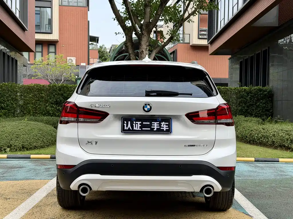 BMW X1 2021 sDrive25Li Leading Model купить на сайте DeffCars