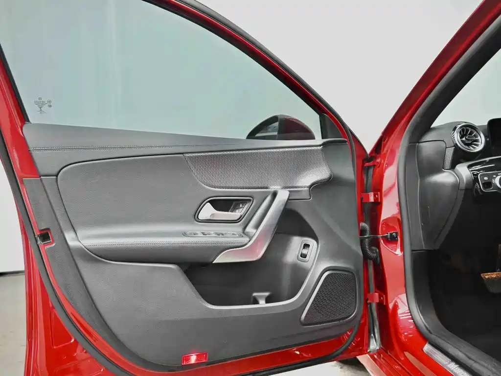 Mercedes-Benz A-Class 2022 A 200 L Sports Sedan Fashionable купить на сайте DeffCars