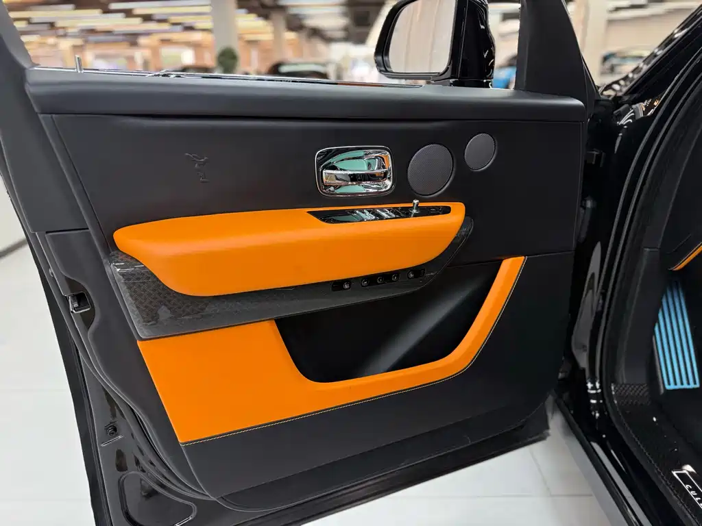 Cullinan 2020 Black Badge купить на сайте DeffCars