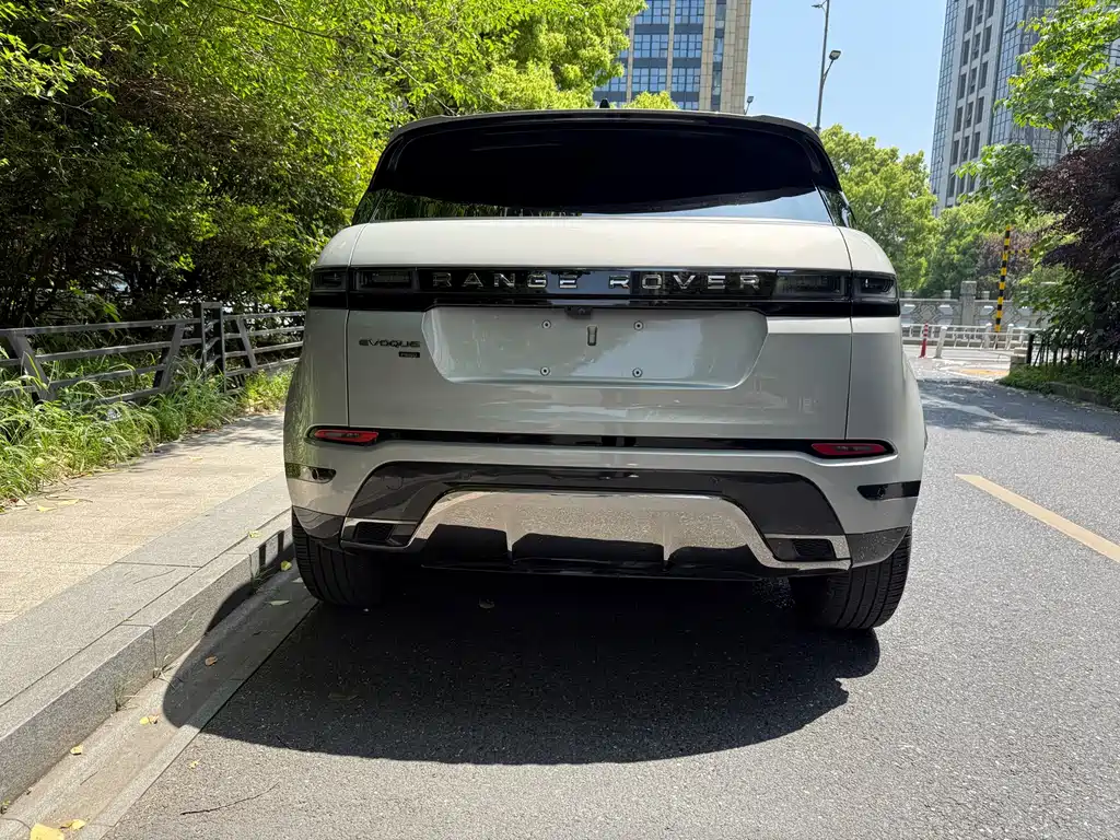 Range Rover Evoque 2023 Evoque L 249PS Deluxe Edition купить на сайте DeffCars
