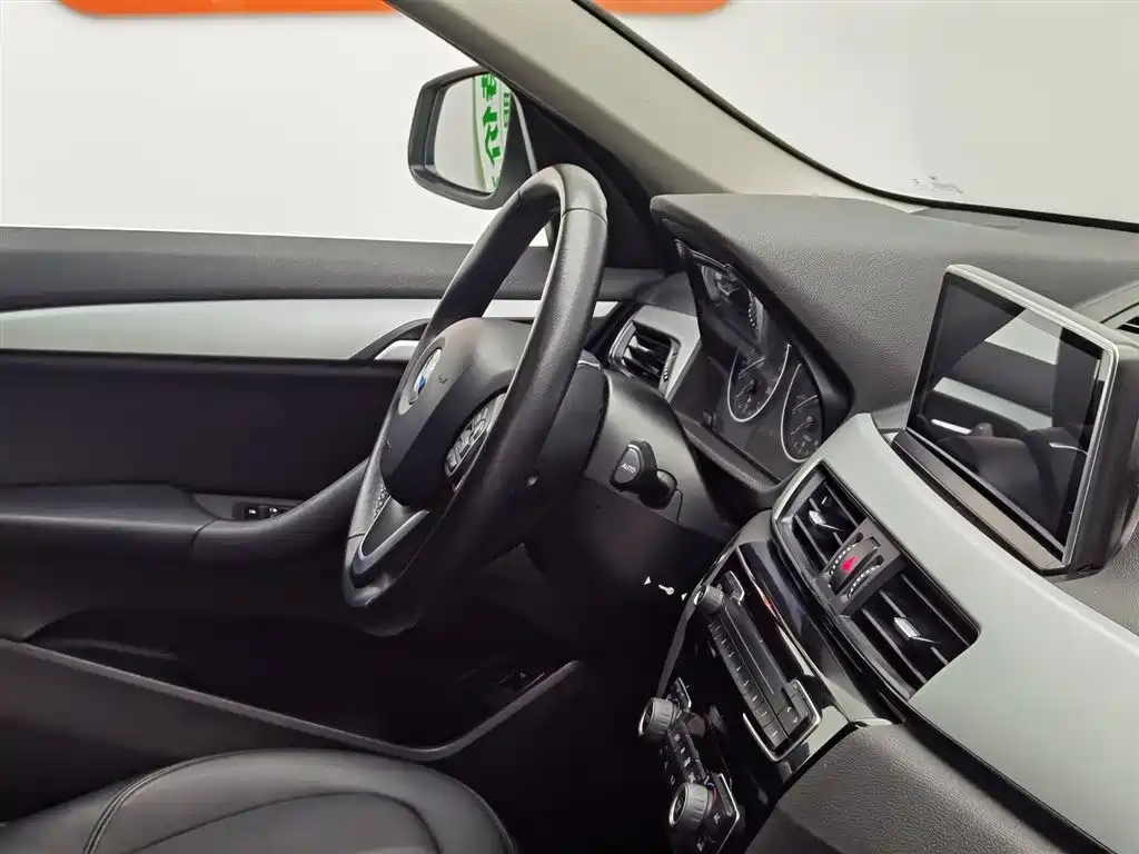 BMW X1 2016 sDrive18Li Exclusive Model купить на сайте DeffCars