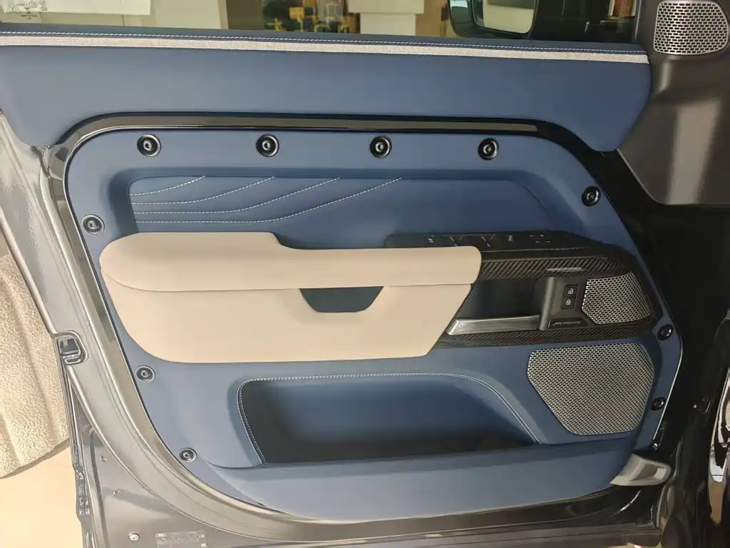 Land Rover Defender 2023 facelift 110 3.0T P400 X купить на сайте DeffCars