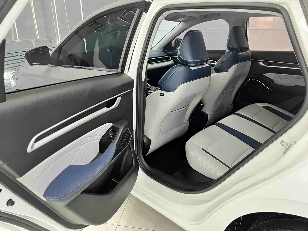 Emgrand 2022 4th generation 1.5L CVT flagship model купить на сайте DeffCars