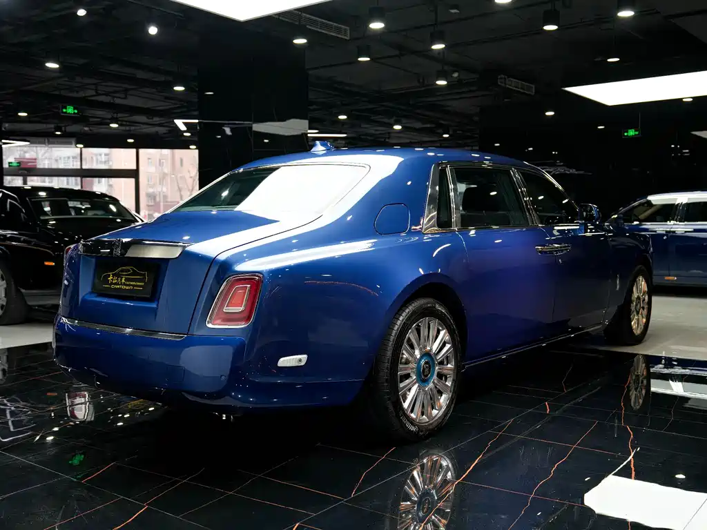 Phantom 2018 6.7T long wheelbase version купить на сайте DeffCars