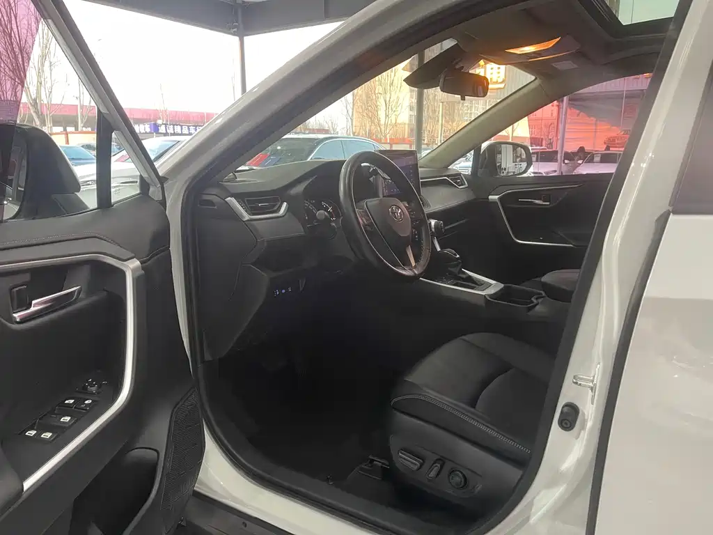 RAV4 Rongfang 2022 2.0L CVT two-wheel drive fashion Plus version купить на сайте DeffCars