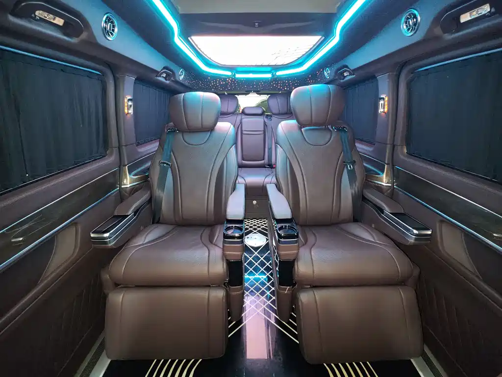 Mercedes-Benz V-Class 2022 V 260 L Long Wheelbase Premium Edition купить на сайте DeffCars