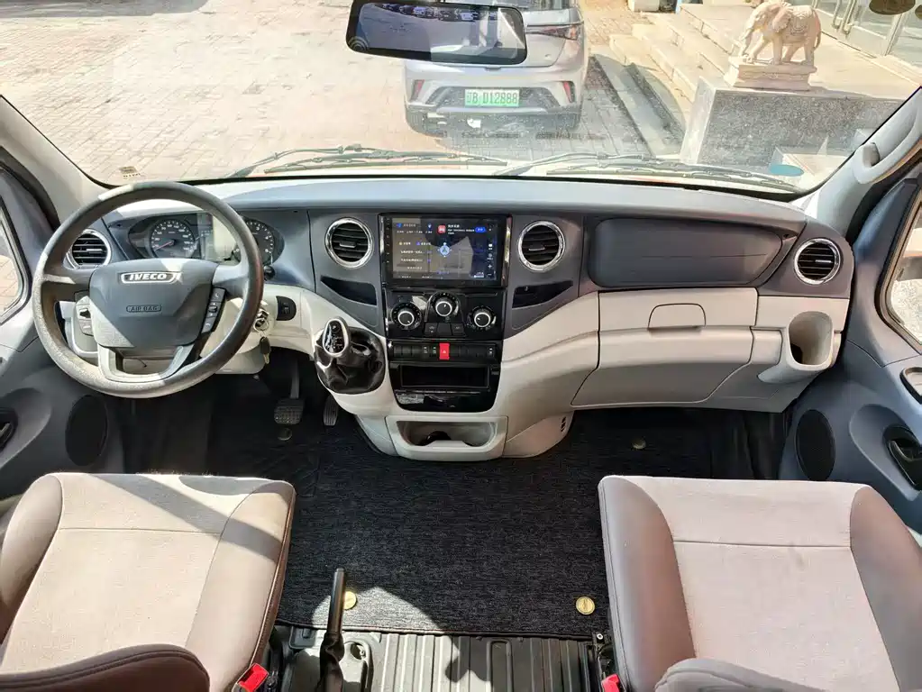 Iveco Wolfson 2021 3.0T automatic Chaorui long-axis short-hanging high-top side sliding door F1C купить на сайте DeffCars