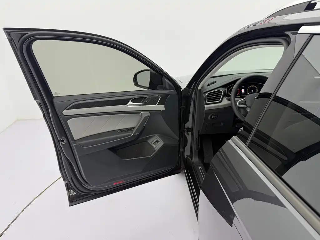 Tyron 2023 280TSI Deluxe Plus Advanced Edition купить на сайте DeffCars