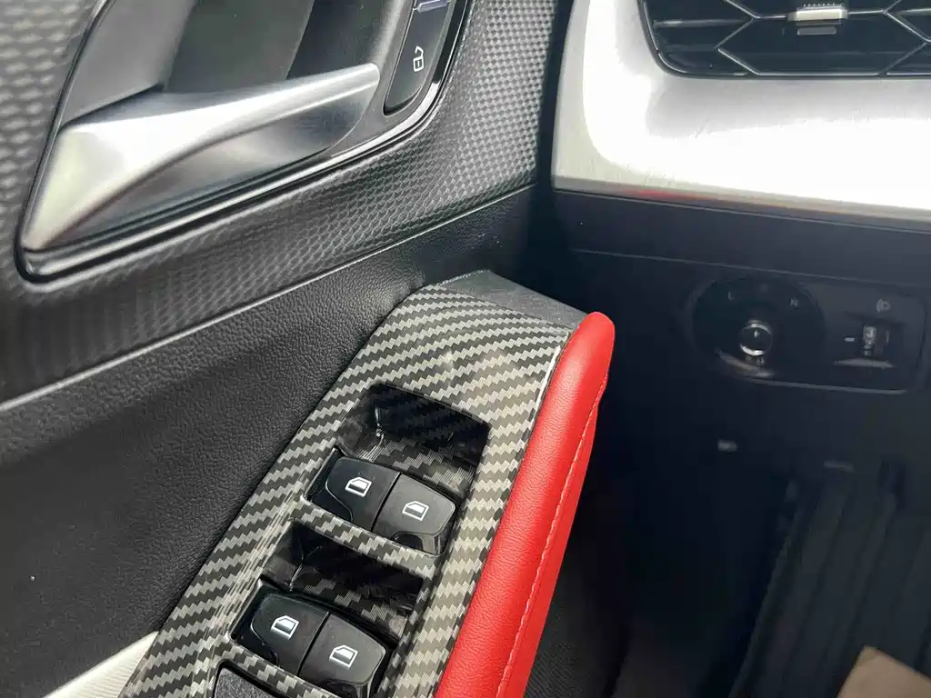 MG5 2021 facelift 300TGI DCT Green Luxury Flagship Edition купить на сайте DeffCars