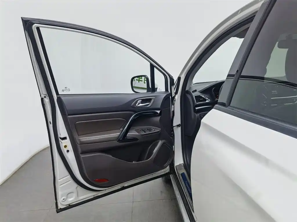 Trumpchi GS4 2017 235T G-DCT 2WD Deluxe Edition купить на сайте DeffCars