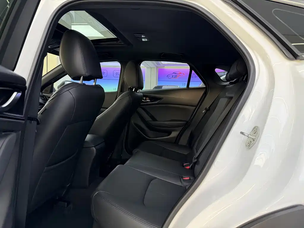 Mazda CX-4 2021 2.0L automatic two-wheel drive Blue Sky Vitality Edition купить на сайте DeffCars