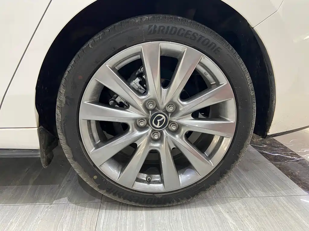 Mazda Axela 2022 2.0L Automatic Premium Edition купить на сайте DeffCars