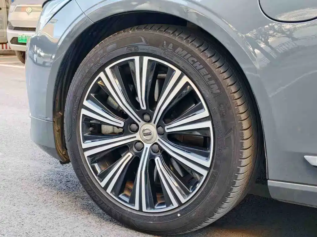Volvo S90 Plug-in Hybrid 2022 T8 E-Drive Hybrid Zhiyi Luxury Edition купить на сайте DeffCars