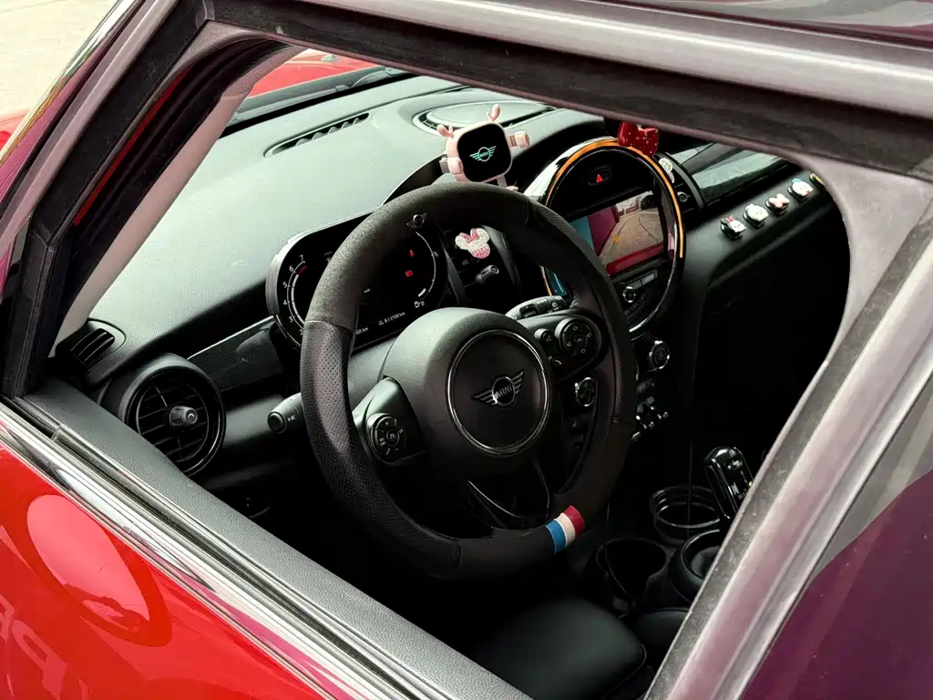 Mini 2020 1.5T Cooper Classic Pie Five Door Edition купить на сайте DeffCars