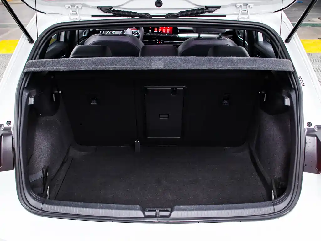 Golf 2023 280TSI DSG R-Line Lite купить на сайте DeffCars