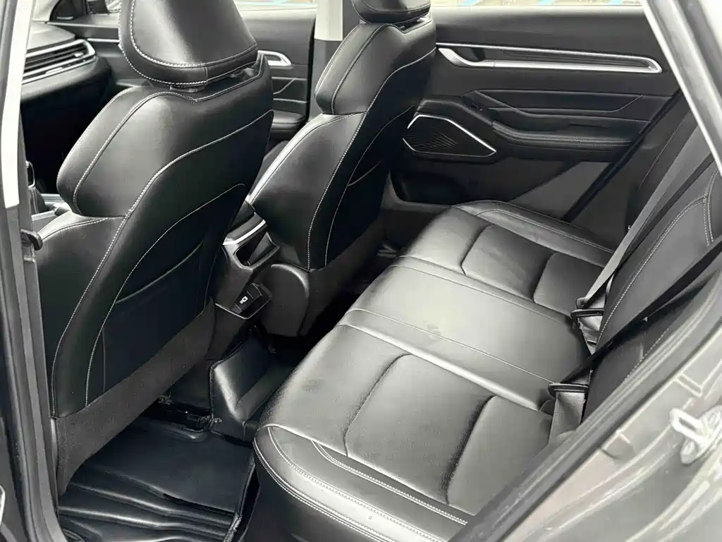 Emgrand 2022 4th generation 1.5L manual luxury model купить на сайте DeffCars