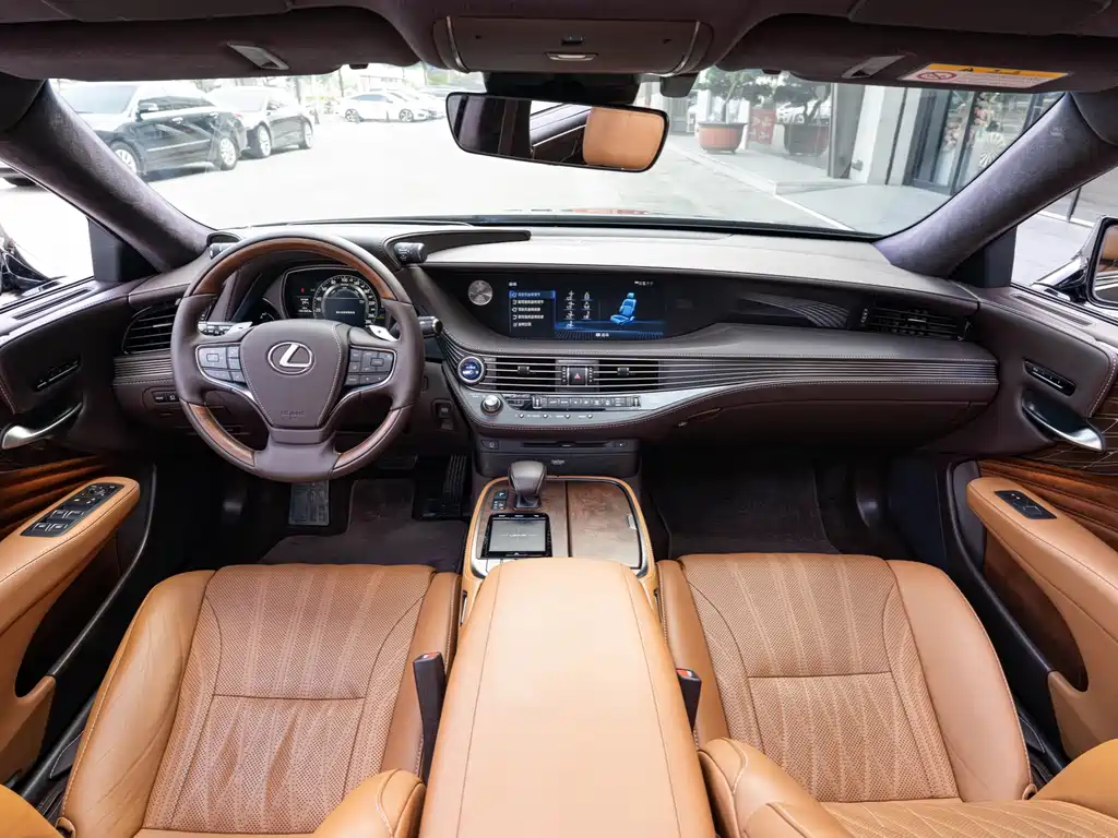 Lexus LS 2018 500h Executive Edition National V купить на сайте DeffCars