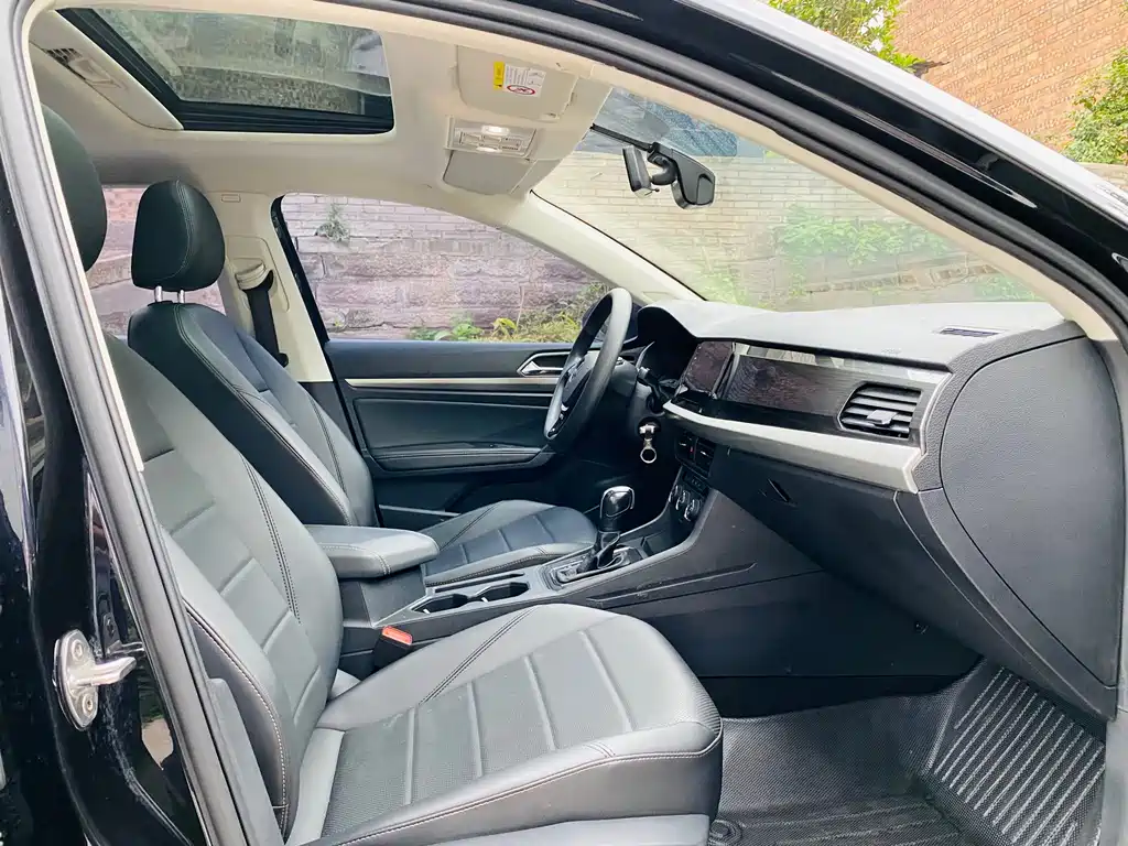 Lavida 2021 1.5L automatic comfort version купить на сайте DeffCars