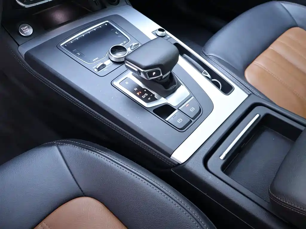 Audi Q5L 2020 40 TFSI enjoys fashionable style купить на сайте DeffCars