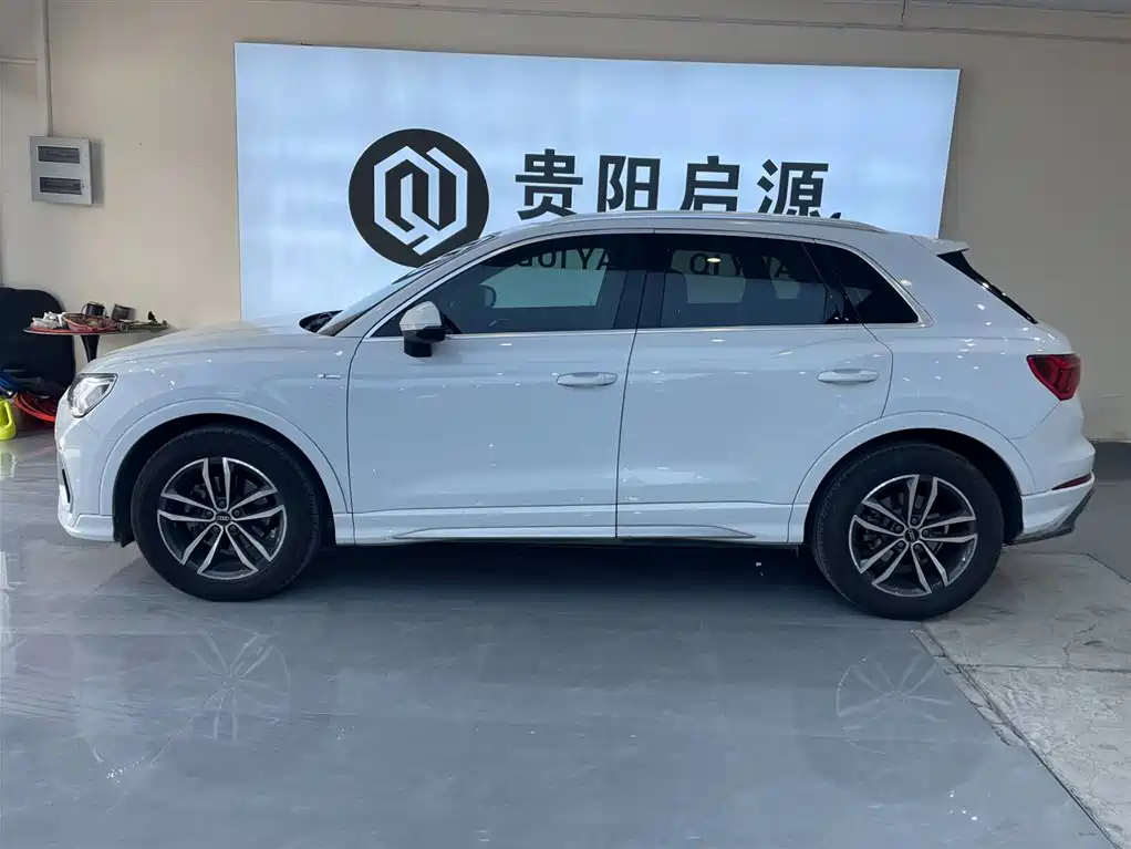 Audi Q3 2022 35 TFSI Fashionable and Elegant купить на сайте DeffCars