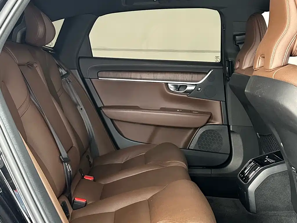 Volvo S90 2023 B5 Zhiyuan Luxury Edition купить на сайте DeffCars