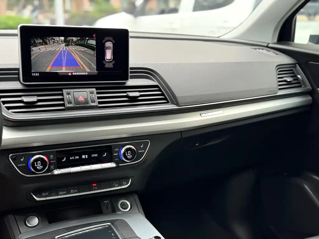 Audi Q5L 2020 facelift 40 TFSI enjoys fashionable style купить на сайте DeffCars