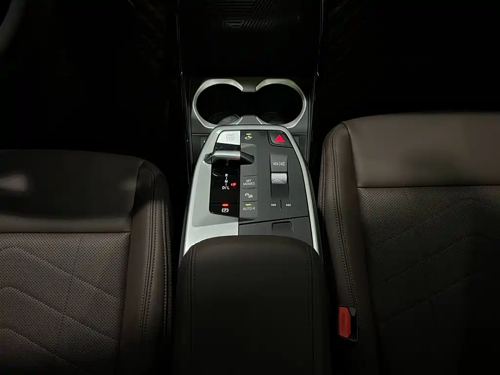 BMW X1 2023 sDrive20Li X Design Package купить на сайте DeffCars